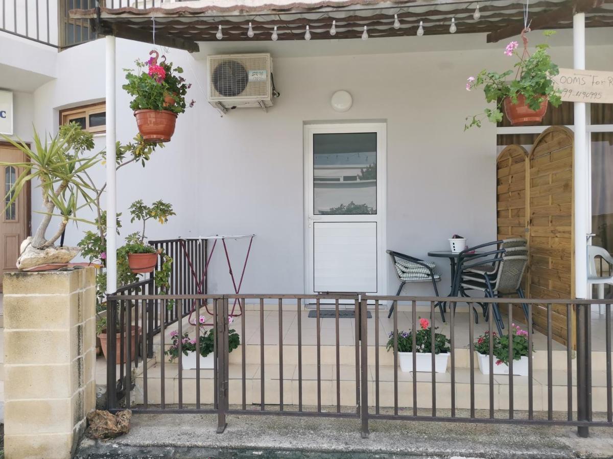 Hamboula Polis Exterior foto