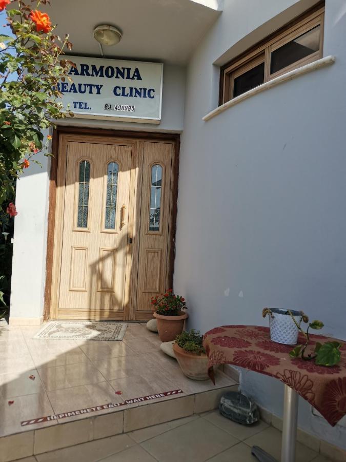 Hamboula Polis Exterior foto